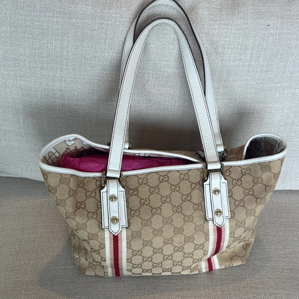 Gucci Beige and White Tote Bag with Starfish Charm EUC! - Picture 3 of 14